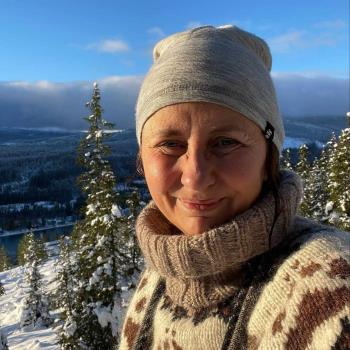 Dame som er ute på fjellet