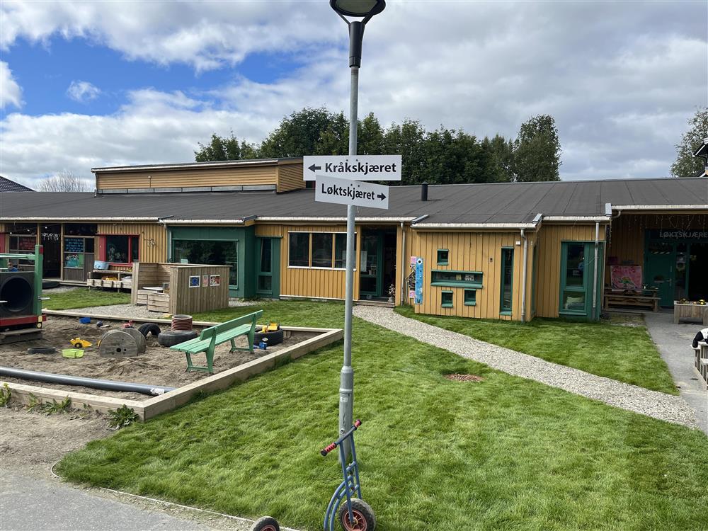 Uteområde Barnas Hus - Klikk for stort bilde