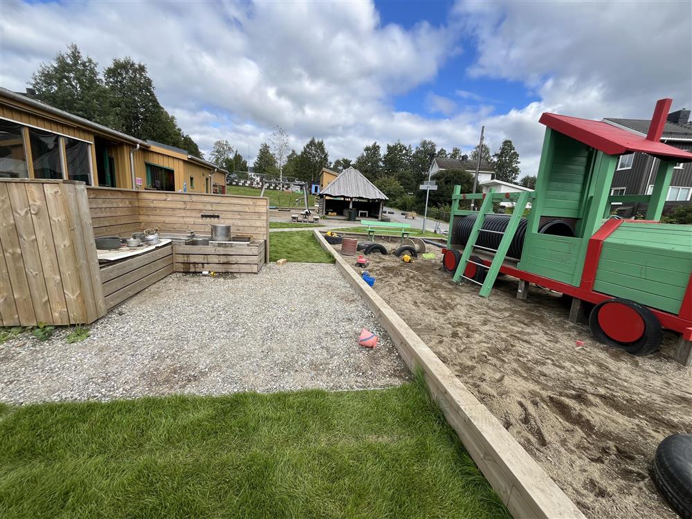 Barnas Hus. - Klikk for stort bilde