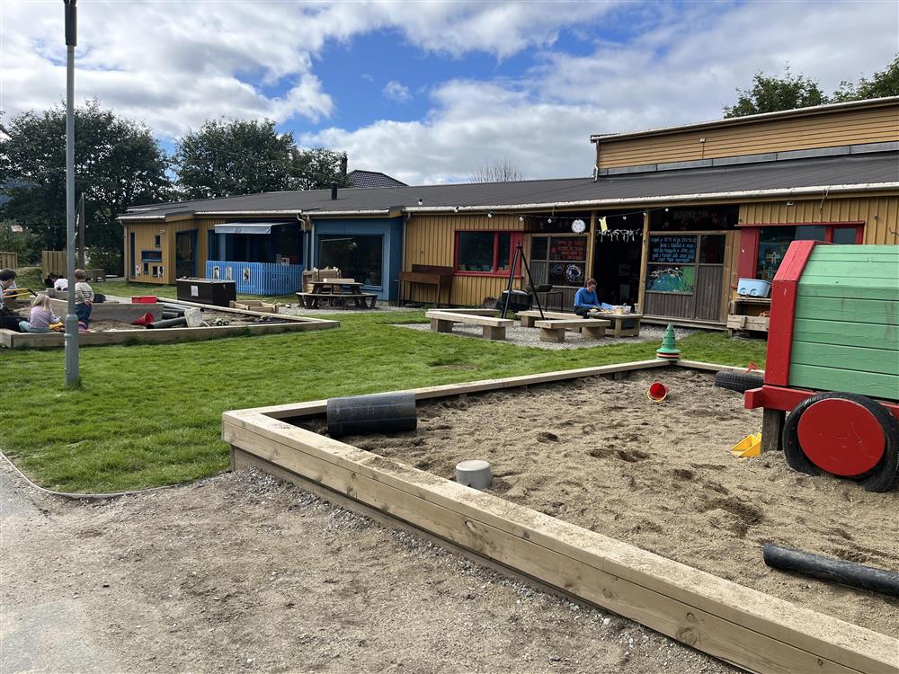 Barnas Hus. - Klikk for stort bilde